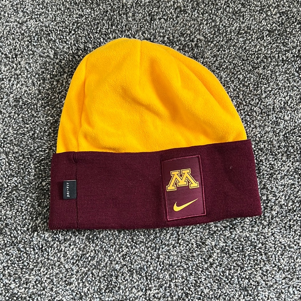 Minnesota Gopher Nike dri fit hat